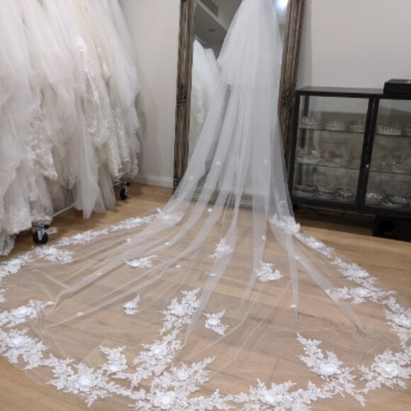 Drop Veil Floral Embroidered Cathedral Wide Wedding Veil White With Blusher - Picture 1 of 5